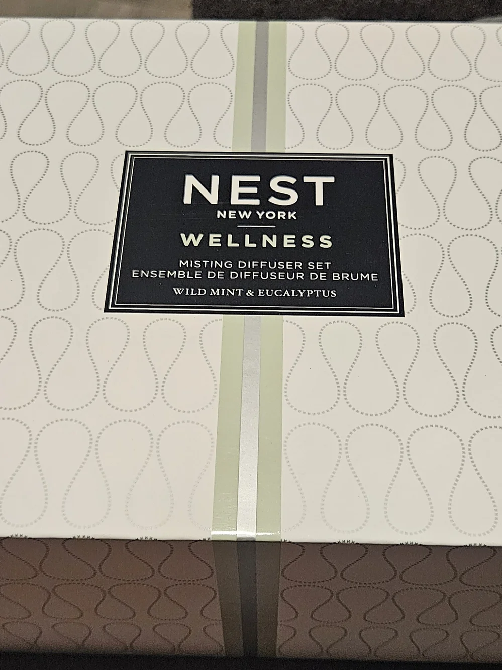 Wellness Wild Mint & Eucalyptus Misting Diffuser Set - White & Mint